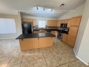 11825 W Maui Ln in El Mirage, AZ - Foto de edificio - Building Photo