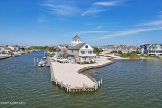 125 NJ-35 in Mantoloking, NJ - Building Photo - Building Photo