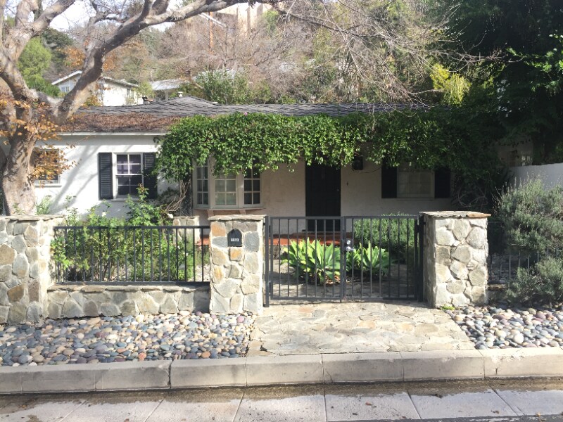 3864 Dixie Canyon Ave in Sherman Oaks, CA - Building Photo