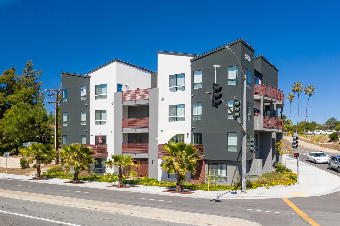 5900 Severin Dr in La Mesa, CA - Building Photo