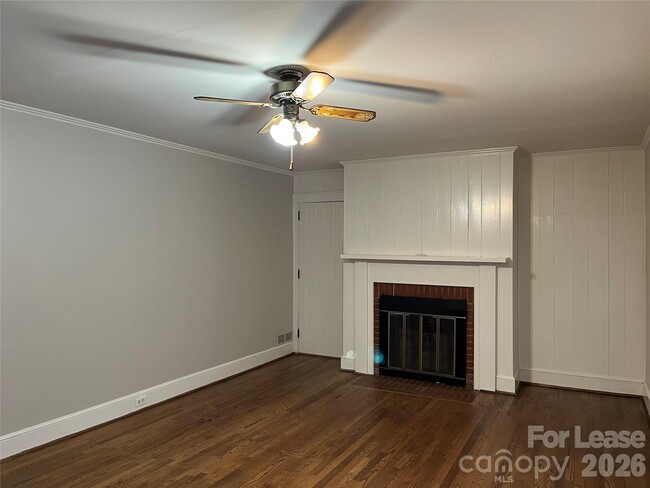 1047 E Main St in Albemarle, NC - Building Photo - Building Photo