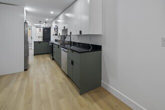 105 S Poppleton St in Baltimore, MD - Building Photo - Building Photo