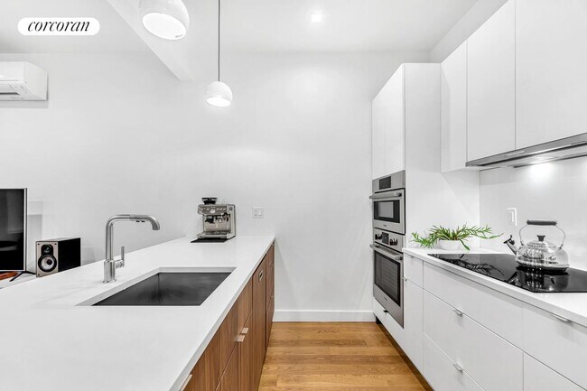 36 Dominick St in New York, NY - Foto de edificio - Building Photo