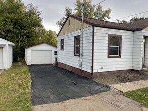 3711 37th St in Des Moines, IA - Building Photo - Building Photo