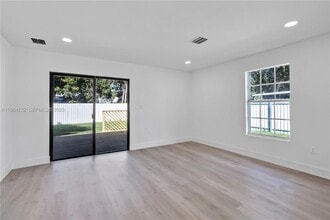 407 NW 45th St in Miami, FL - Building Photo - Building Photo