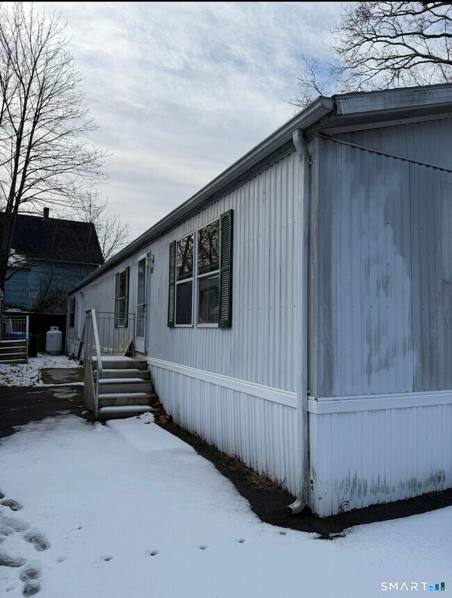 23 Hunters Rd in Norwich, CT - Building Photo - Building Photo