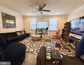14327 Summit View Ln in Rockville, MD - Building Photo - Building Photo