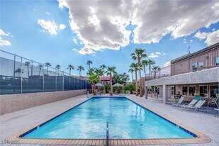 5240 Indian River Dr, Unit 275 in Las Vegas, NV - Building Photo