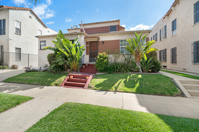 458 N Gardner St in Los Angeles, CA - Foto de edificio - Building Photo