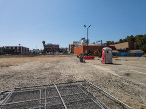 Enlightenment Plaza in Los Angeles, CA - Building Photo - Building Photo