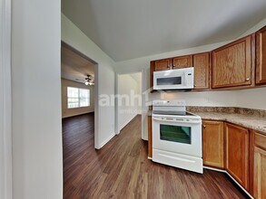 1151 Langston Dr in Greensboro, NC - Foto de edificio - Building Photo
