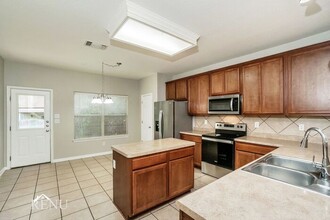 910 Siena View in San Antonio, TX - Building Photo - Building Photo