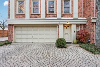 19 Landmark St in Northfield, IL - Building Photo - Building Photo