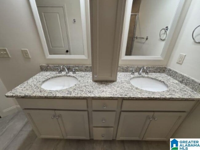 property at 4147 Lennox Wy