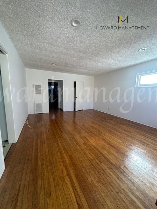 1027 Hill St in Santa Monica, CA - Foto de edificio - Building Photo