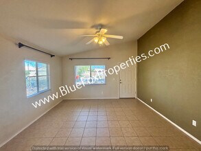 9495 N Winter Wren Ave in Tucson, AZ - Building Photo - Building Photo