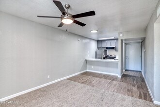 5225 E Thomas Rd in Phoenix, AZ - Building Photo - Building Photo