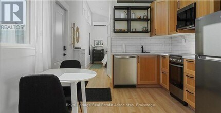 45 Bond St in Kitchener, ON - Building Photo - Building Photo