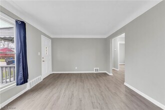 16606 Lipton Ave in Cleveland, OH - Building Photo - Building Photo