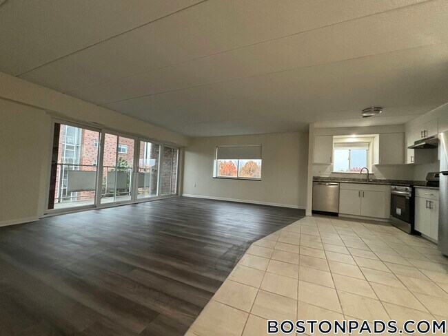 51 Hill Rd in Belmont, MA - Foto de edificio - Building Photo