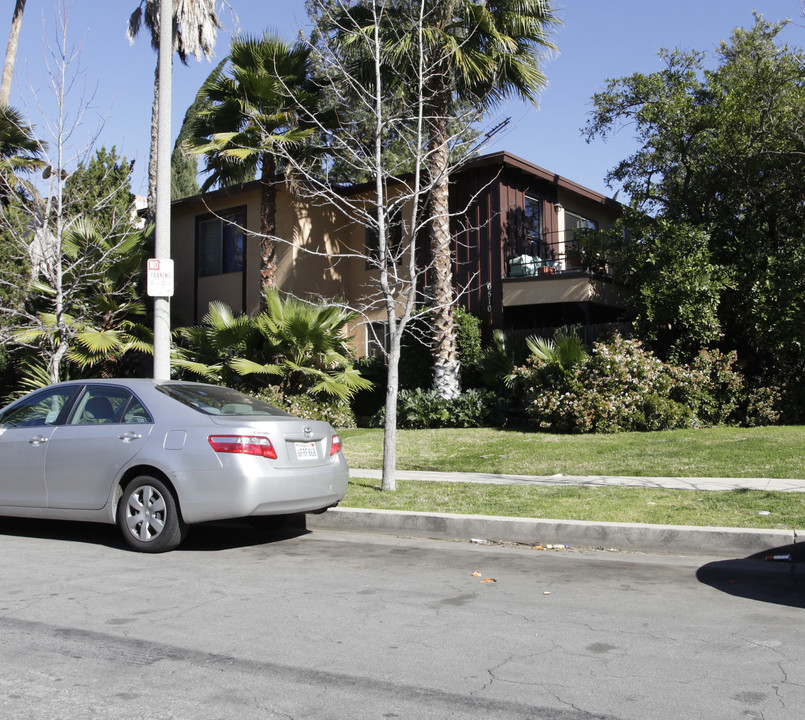 6510 Shirley Ave in Reseda, CA - Building Photo