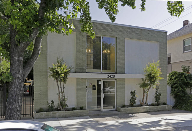 2425 Q St in Sacramento, CA - Building Photo - Building Photo