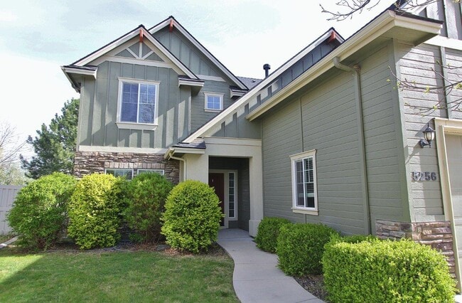 5256 W McMurtrey St in Meridian, ID - Building Photo - Building Photo