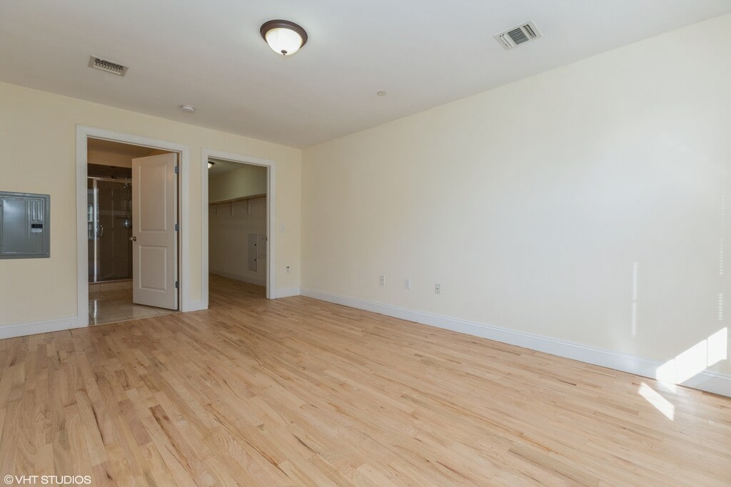 East Gate of Nutley Apartments in Nutley, NJ