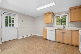 35 Prescott Rd in Raymond, NH - Building Photo - Building Photo