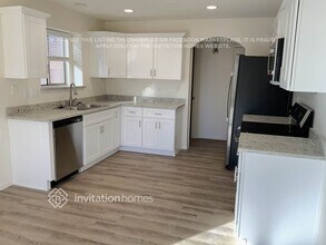 12855 W Alvarado Rd in Avondale, AZ - Foto de edificio - Building Photo