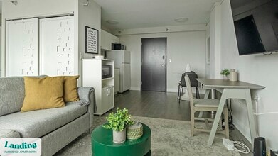 305 Dr. M.L.K. Jr St S in St. Petersburg, FL - Building Photo - Building Photo