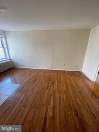 939 Spring Garden St photo'