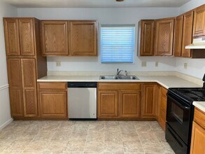 1829 Spruce Hill Dr in Belleville, IL - Building Photo - Building Photo