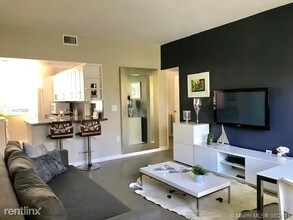 728 Lenox Ave-Unit -Unit A8 in Miami Beach, FL - Building Photo - Building Photo