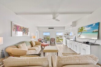 3230 S Ocean Blvd in Palm Beach, FL - Building Photo - Building Photo
