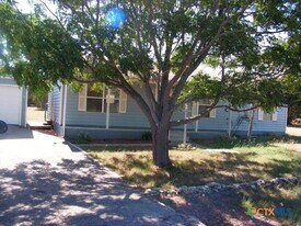 716 Persimmon Pass in Fischer, TX - Building Photo