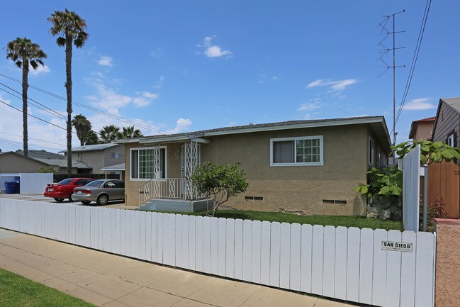 557-561 Casselman St in Chula Vista, CA - Building Photo - Building Photo