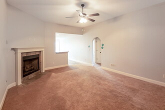 3145 Pinetree Loop N in Southaven, MS - Building Photo - Building Photo