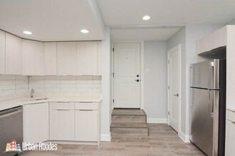 7634 N Eastlake Ter in Chicago, IL - Building Photo - Building Photo