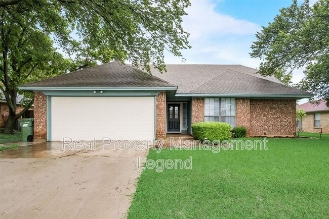 617 Main St in Roanoke, TX - Building Photo - Building Photo