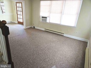 6049 Parkers Creek Dr in Deale, MD - Building Photo - Building Photo