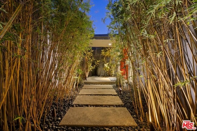 3523 Beverly Ridge Dr in Los Angeles, CA - Building Photo - Building Photo