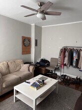 1314 W Chestnut St, Unit 2R in Chicago, IL - Building Photo - Building Photo