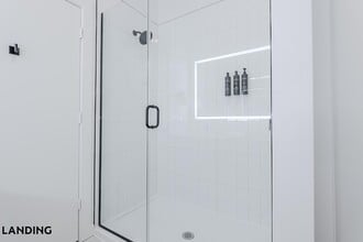 2623 Keene St, Unit 570 in Houston, TX - Foto de edificio - Building Photo