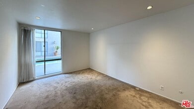 1134 Alta Loma Rd in West Hollywood, CA - Building Photo - Building Photo