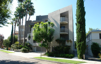 13112 Valleyheart Dr in Studio City, CA - Foto de edificio - Building Photo