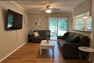 1607 Sagebrush Trl in Euless, TX - Building Photo