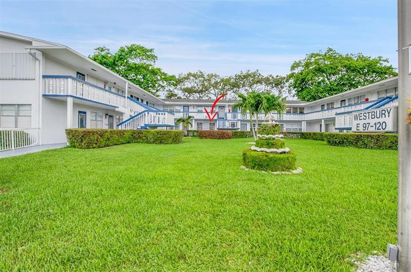102 Westbury E in Deerfield Beach, FL - Building Photo