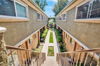 20235 Cohasset St in Los Angeles, CA - Building Photo - Building Photo