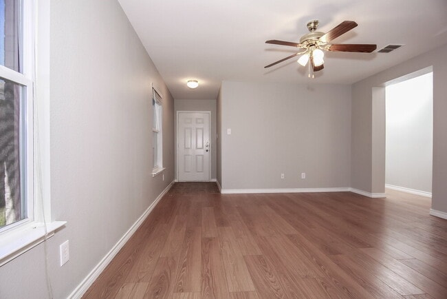 1172 Tomahawk Dr in Dallas, TX - Foto de edificio - Building Photo